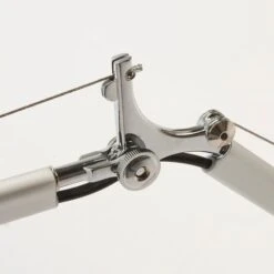 Lampe De Table Blanc Et Métal Chromé Aviar -Philips Boutique lampe de table blanc et metal chrome 575072